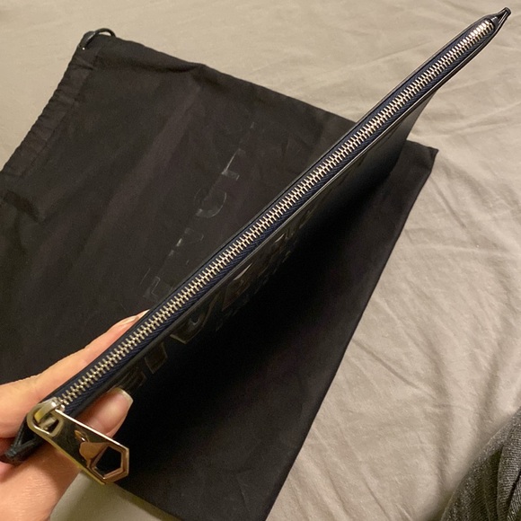 GIVENCHY Plate Iconic Clutch Bag Blue Leather - Picture 9 of 12